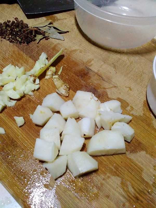 马蹄红烧肉的做法