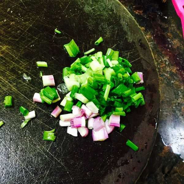 肉片<a href=/shicai/shucai/QieZi/index.html target=_blank><u>茄子</u></a>的做法