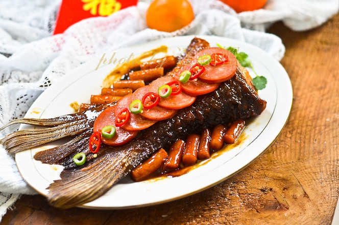 红烧<a href=/shicai/shuichanpin/YuWei/index.html target=_blank><u>鱼尾</u></a>巴的做法