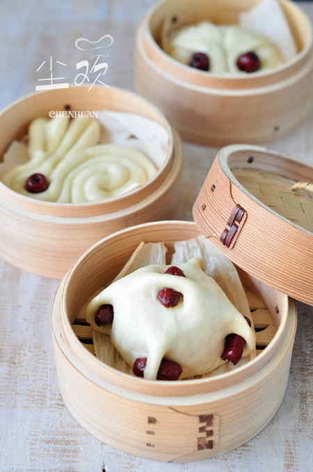 <a href=/shicai/guopin/Zao/index.html target=_blank><u>枣</u></a>花馍的做法