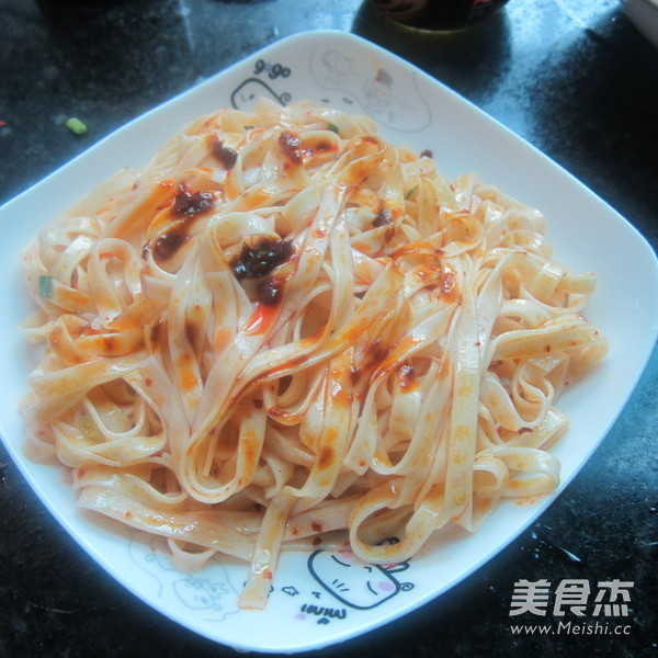 鱼香川味酱拌面的做法