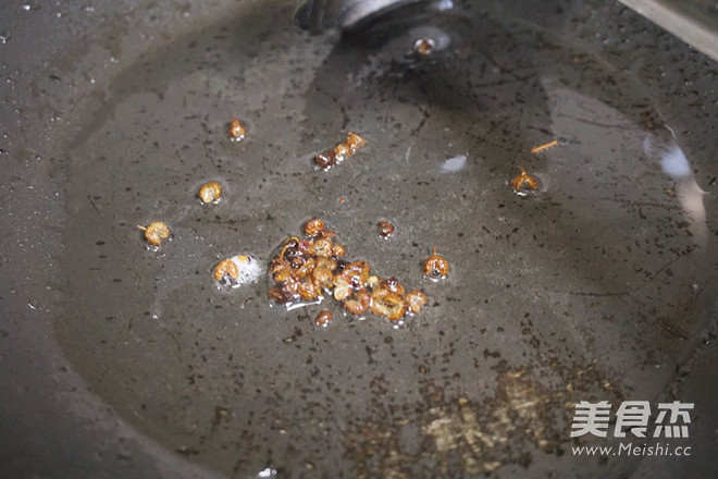 <a href=/shicai/shucai/ShanYao/index.html target=_blank><u>山药</u></a>炖<a href=/shicai/rouqin/PaiGu/index.html target=_blank><u>排骨</u></a>的做法