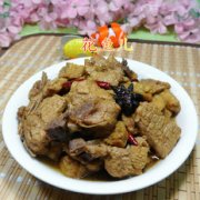 小油豆腐烧大排的做法