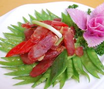 【荷兰豆炒香肠】荷兰豆炒香肠的做法_荷兰豆炒香肠的营养价值