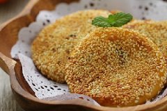 芝麻红薯豆沙饼的家常做法